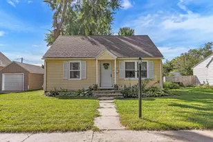 512 10th St, Baraboo, WI 53913 - Photo 2