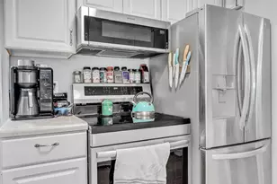 512 10th St, Baraboo, WI 53913 - Photo 6