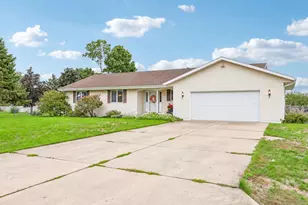 720 E Holly Rd, Beloit, WI 53511 - Photo 2