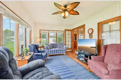 720 E Holly Road, Beloit, WI 53511 - Photo 8