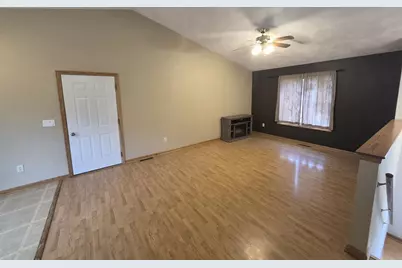 2104 Roosevelt Avenue, Beloit, WI 53511 - Photo 6