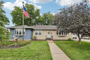 535 N Willow St, Reedsburg, WI 53959 - Photo 2