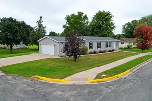 1321 Lakeview Dr, Tomah, WI 54660 - Photo 4
