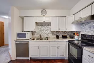 964 Rockefeller Ln, Madison, WI 53704 - Photo 12