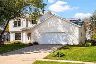 400 St Andrew's Ct, Waunakee, WI 53597 - Photo 2