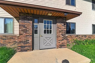 202 Danbury Court, DeForest, WI 53532 - Photo 4