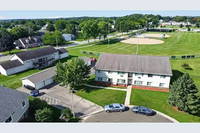 206 Danbury Court, DeForest, WI 53532 - Photo 2