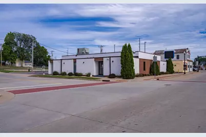 401 E State Street, Mauston, WI 53948 - Photo 1