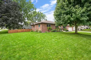 1205 Wexford Dr, Waunakee, WI 53597 - Photo 4