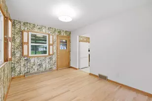607 Hillcrest Dr, Oregon, WI 53575 - Photo 4