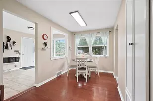 5809 Crabapple Ln, Madison, WI 53711 - Photo 6