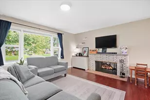5809 Crabapple Ln, Madison, WI 53711 - Photo 2