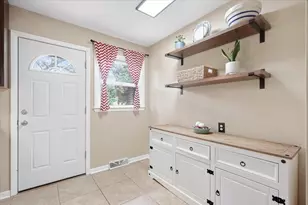 5809 Crabapple Ln, Madison, WI 53711 - Photo 10