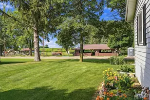 307 Locust St, Lena, IL 61048 - Photo 32