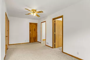 3570 Ridgeway Ave, Madison, WI 53704 - Photo 14