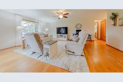 3914 E Milwaukee Street, Janesville, WI 53546 - Photo 4