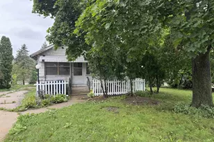 1275 N Parker Dr, Janesville, WI 53545 - Photo 1
