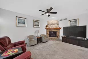 1139 Liberty Blvd, Sun Prairie, WI 53590 - Photo 4