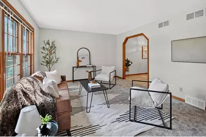 818 Edgemore Drive, Sun Prairie, WI 53590 - Photo 6