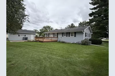 2211 E Easy Street, Beloit, WI 53511 - Photo 32