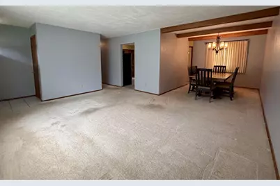 2211 E Easy Street, Beloit, WI 53511 - Photo 8