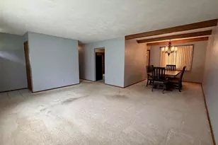 2211 E Easy St, Beloit, WI 53511 - Photo 8