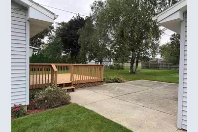2211 E Easy Street, Beloit, WI 53511 - Photo 28
