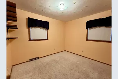 2211 E Easy Street, Beloit, WI 53511 - Photo 14