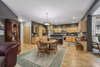 419 Bella Way, Sun Prairie, WI 53590 - Photo 8