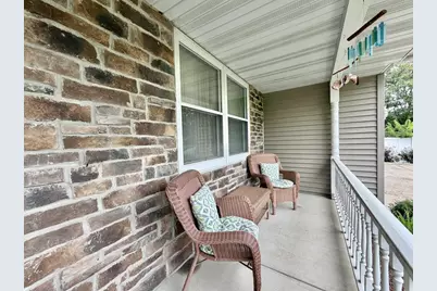711 E Azalea Terrace, Beloit, WI 53511 - Photo 4