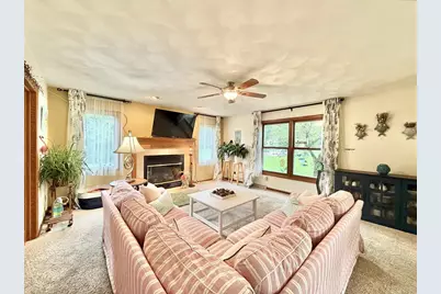 711 E Azalea Terrace, Beloit, WI 53511 - Photo 16