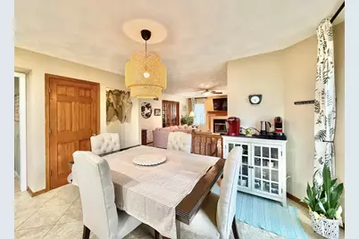 711 E Azalea Terrace, Beloit, WI 53511 - Photo 10