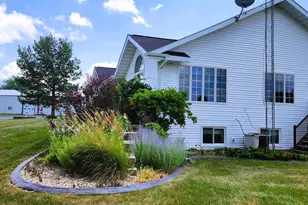 11056 Center Rd, Durand, IL 61024 - Photo 10