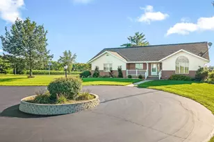 11056 Center Rd, Durand, IL 61024 - Photo 4