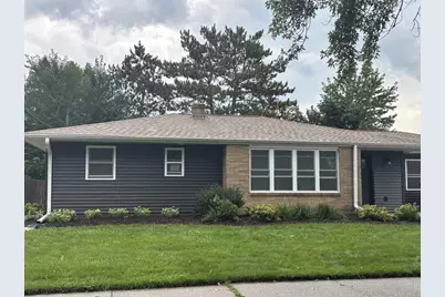 828 N Harmony Drive, Janesville, WI 53545 - Photo 2