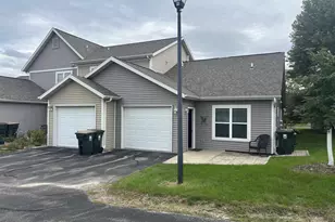 211 S Musket Ridge Dr, Sun Prairie, WI 53590 - Photo 4