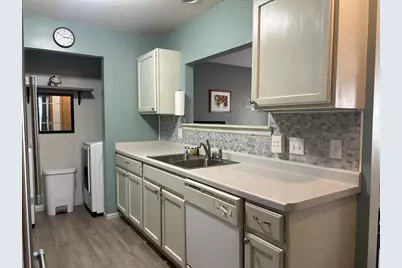 211 S Musket Ridge Drive #211, Sun Prairie, WI 53590 - Photo 12