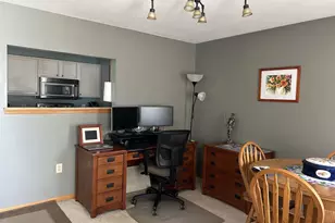 211 S Musket Ridge Dr, Sun Prairie, WI 53590 - Photo 8