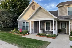 211 S Musket Ridge Dr, Sun Prairie, WI 53590 - Photo 2