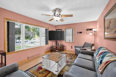 713 Powers Avenue, Madison, WI 53714 - Photo 2