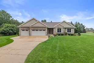 1712 Birch Ct, Janesville, WI 53545 - Photo 1