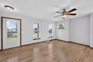 714 Color Peak Rd, Madison, WI 53593 - Photo 4