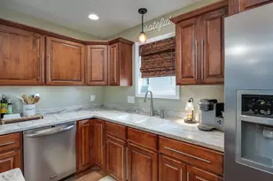 6982 Reston Heights Dr, Madison, WI 53718 - Photo 10