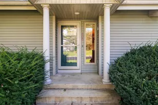 100 Valley View Ct, Verona, WI 53593 - Photo 8