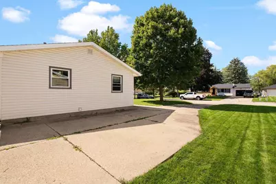 2439 Iva Court, Beloit, WI 53511 - Photo 24