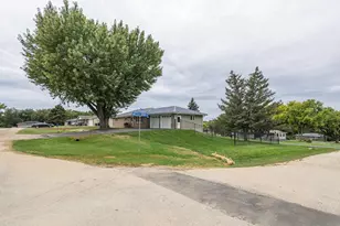 913 Arrowhead Dr, East Dubuque, IL 61025 - Photo 40