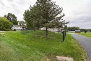 913 Arrowhead Dr, East Dubuque, IL 61025 - Photo 38