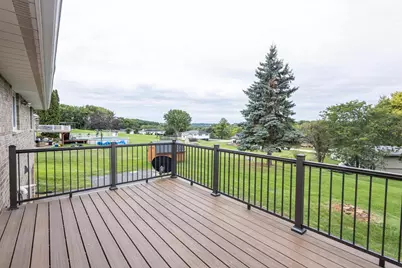 913 Arrowhead Drive, East Dubuque, IL 61025 - Photo 6
