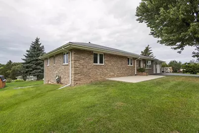 913 Arrowhead Drive, East Dubuque, IL 61025 - Photo 36