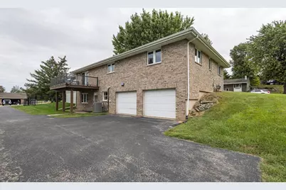 913 Arrowhead Drive, East Dubuque, IL 61025 - Photo 28